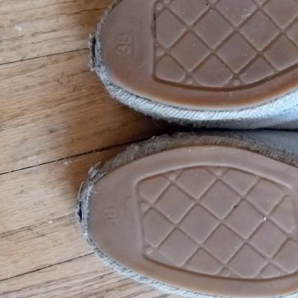 Authentic Chanel Espadrille - Picture 7 of 11